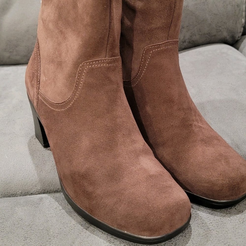 Clarks Bendables Brown Heeled Boots, Size 8W